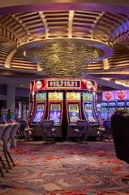 Bangladesh users exploring tk4444 live casino content during evening mobile sessions